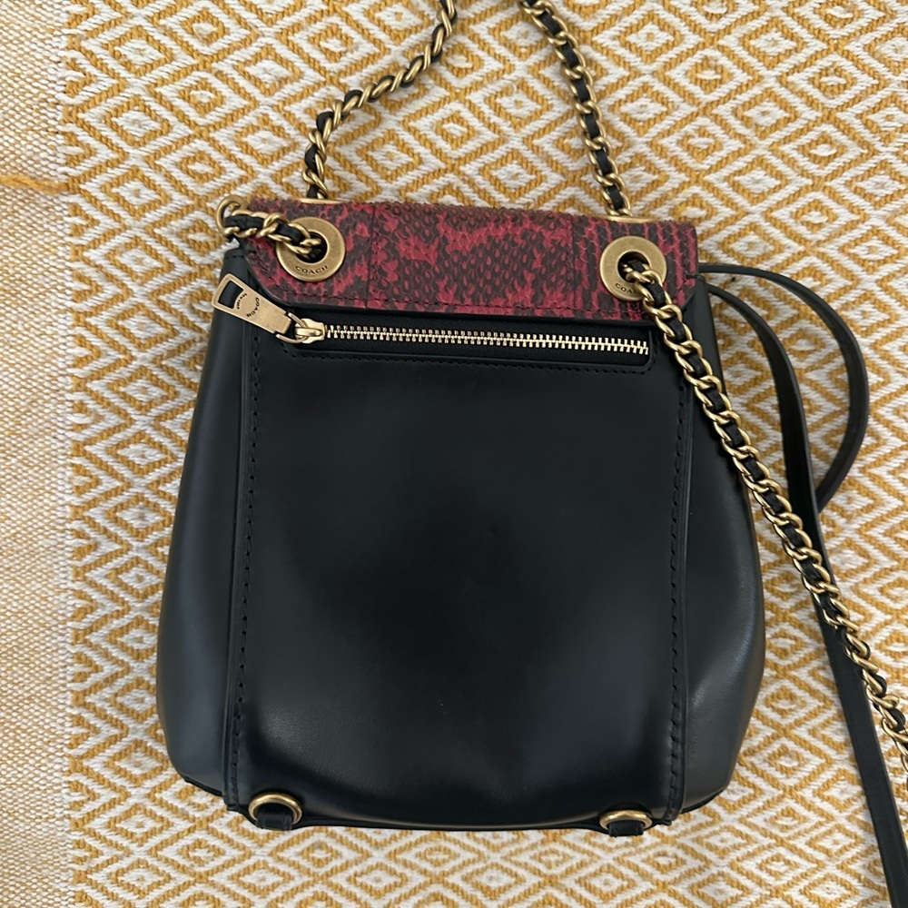Elegant Black and Red Women's Bag - Picture 2 of 6